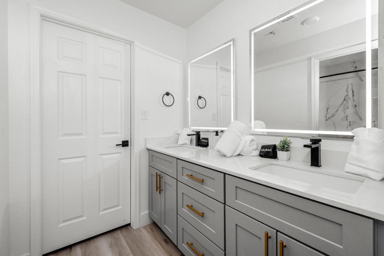Apartamento Sleek 2br-pool, Yoga Rm, Gym, Cabanas, Bbq,prkng Scottsdale