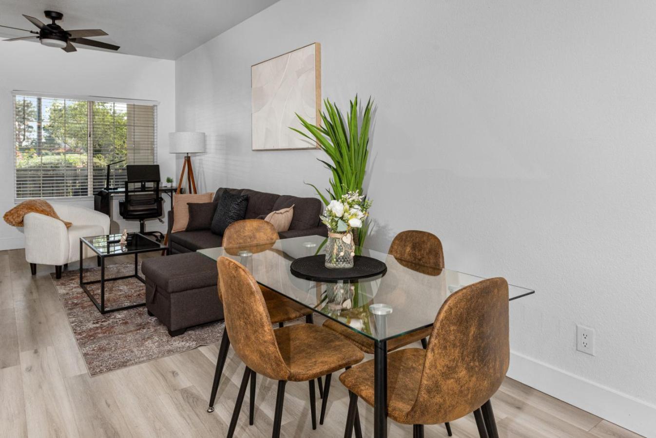 Sleek 2br-pool, Yoga Rm, Gym, Cabanas, Bbq,prkng * Scottsdale