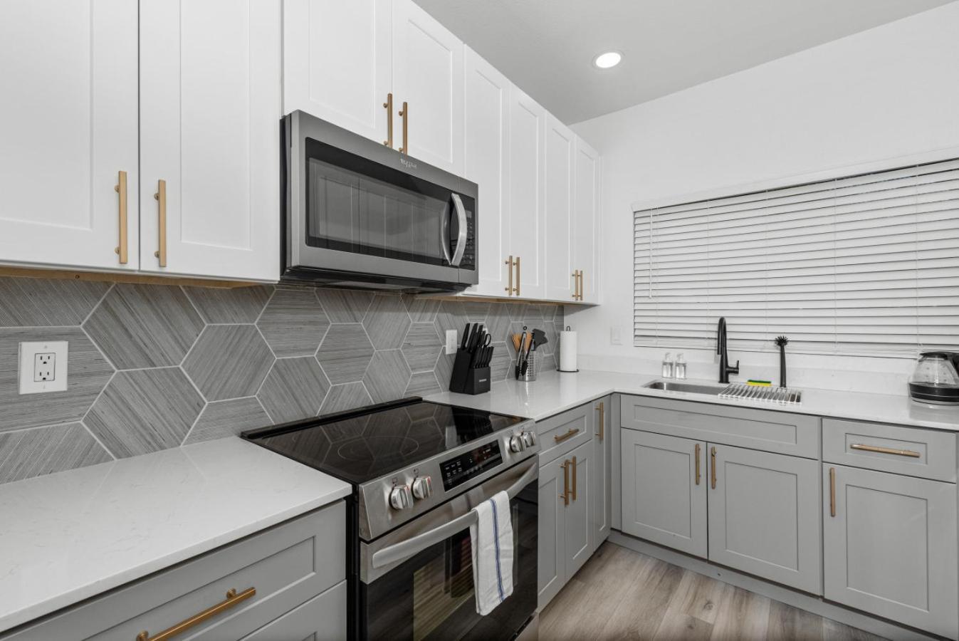 Apartamento Sleek 2br-pool, Yoga Rm, Gym, Cabanas, Bbq,prkng *