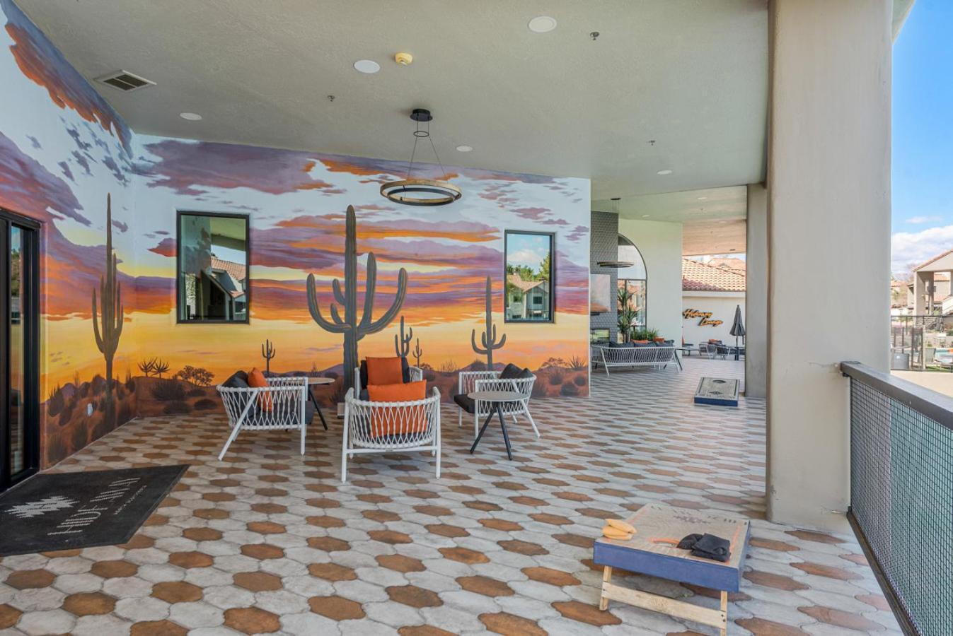 Sleek 2br-pool, Yoga Rm, Gym, Cabanas, Bbq,prkng * Scottsdale