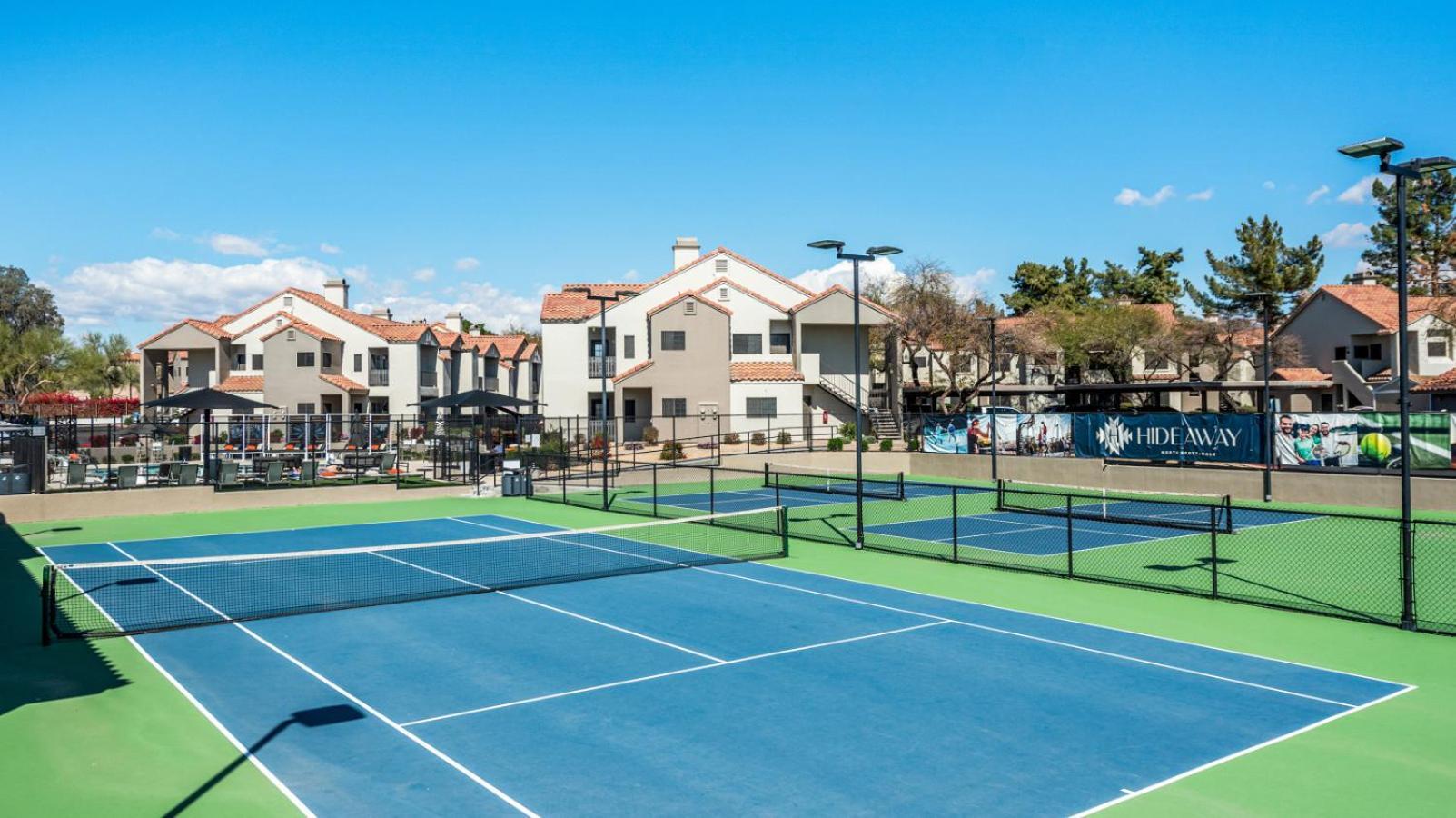 Sleek 2br-pool, Yoga Rm, Gym, Cabanas, Bbq,prkng