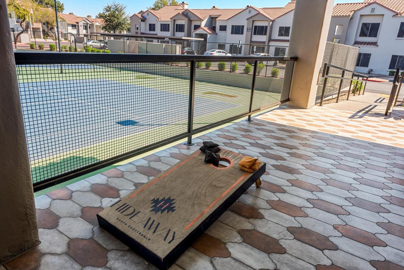 Sleek 2br-pool, Yoga Rm, Gym, Cabanas, Bbq,prkng * Scottsdale
