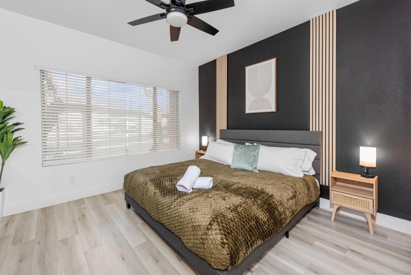 Sleek 2br-pool, Yoga Rm, Gym, Cabanas, Bbq,prkng *